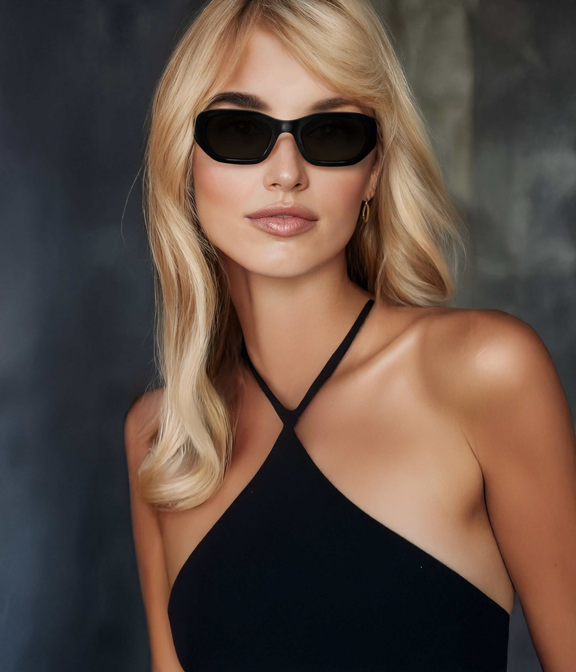 Model in a halter top wearing La Gorce in Black