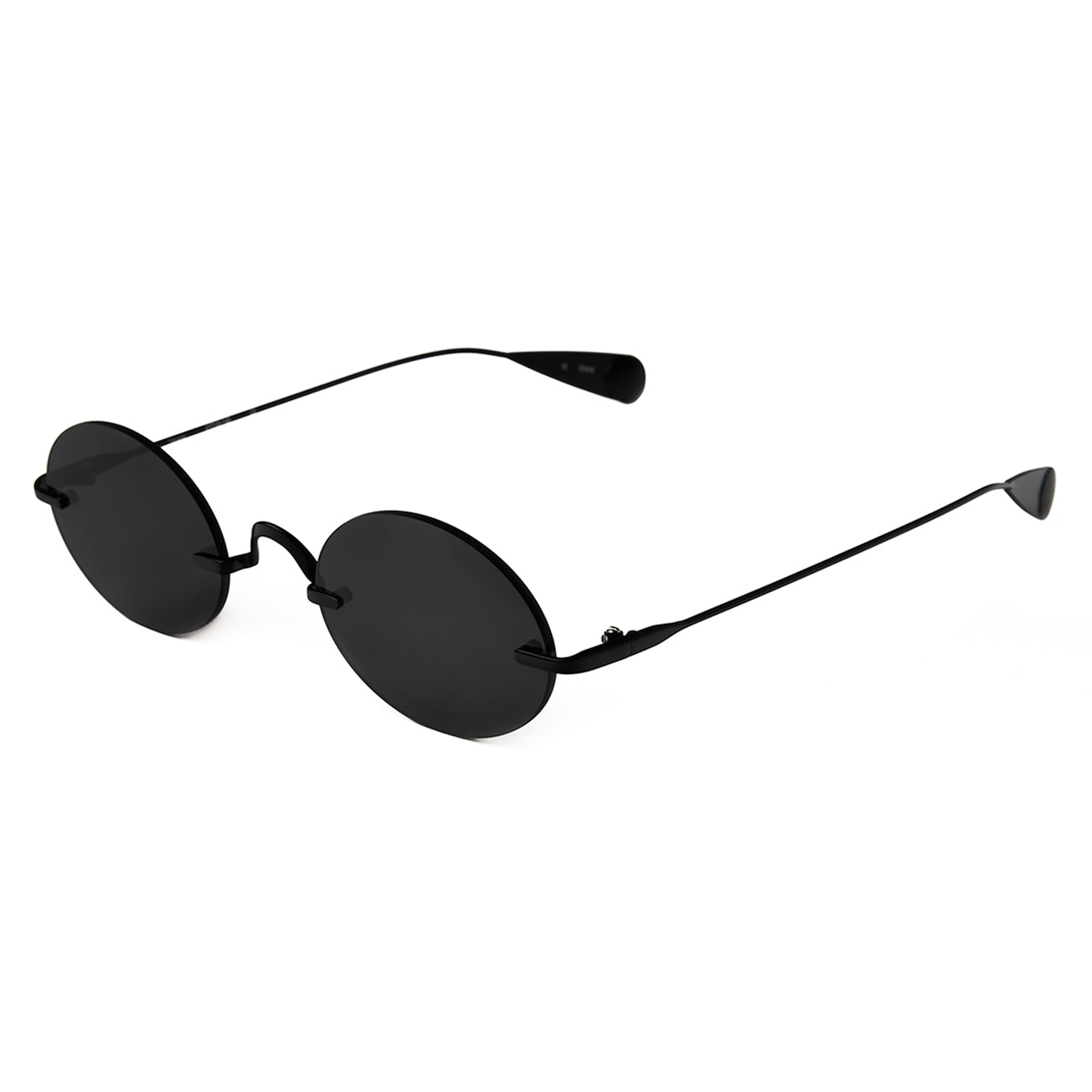 Havana Sunglasses in Matte Black with Grey lenses at an isometric angle